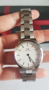 Daniel Wellington Watch 250e Retail Price