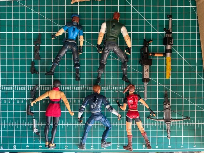 ToyBiz Resident Evil figure lot