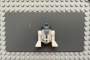 lego star wars sw0527 Astromech Droid, R2-D2 minifigure- Flat Silver Head, Red Dots and Small Receptor
