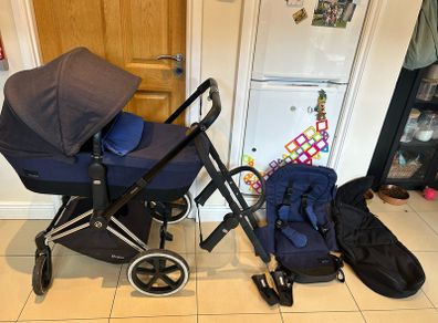 Cybex Priam buggy with 2 in 1 light seat