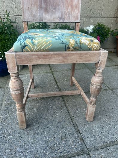 Unique "shabby chic" chair