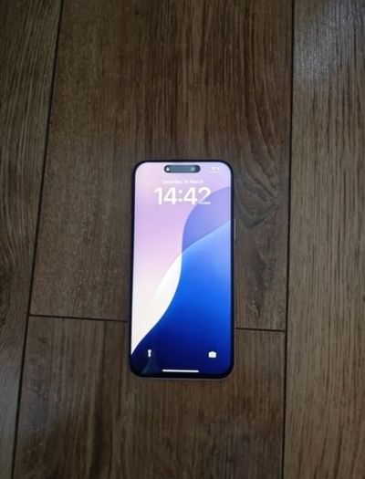 iPhone 15 Plus 256GB with 4 cases