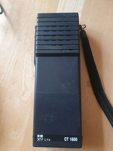 vintage CTE International CT 1600 handheld VHF FM transceiver