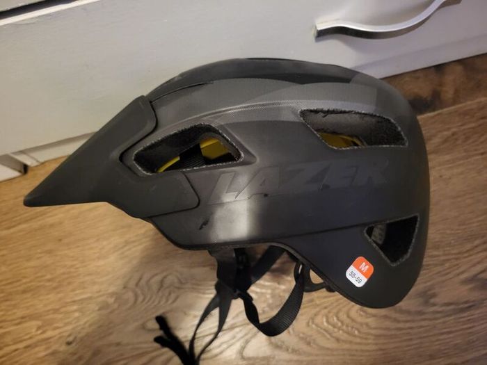 Bicycle helmet
