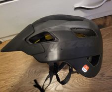Bicycle helmet