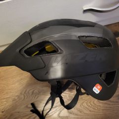 Bicycle helmet
