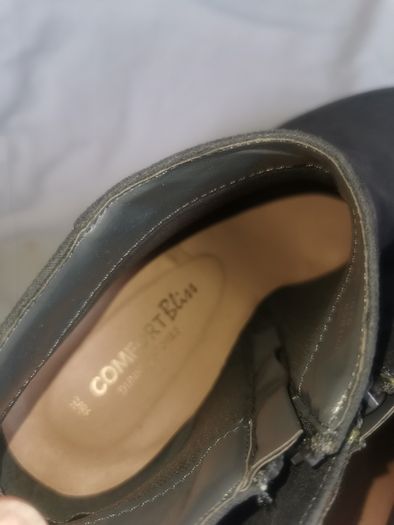 Light grey ankle boots. Brand new with tag. Colour is lighter than the pictures.