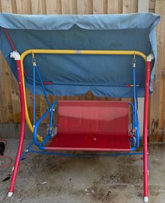 kids outdoor swing