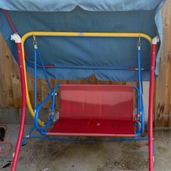 kids outdoor swing