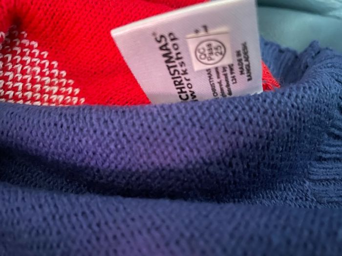 Christmas jumper 7-8 y BNWT