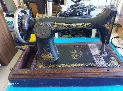 Vintage, Very Old, Singer Sewing Machine, would suit Seamstress window display or Bar memorabilia