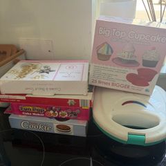 Baking & Kitchen - cake moulds, cake pop moulds, donut maker, cookie cutter sets, french fry cutter