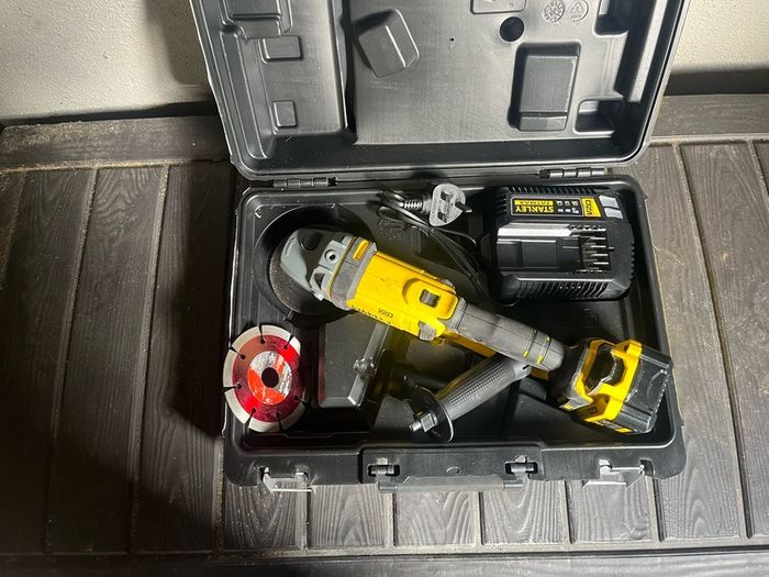 stanley angle grinder