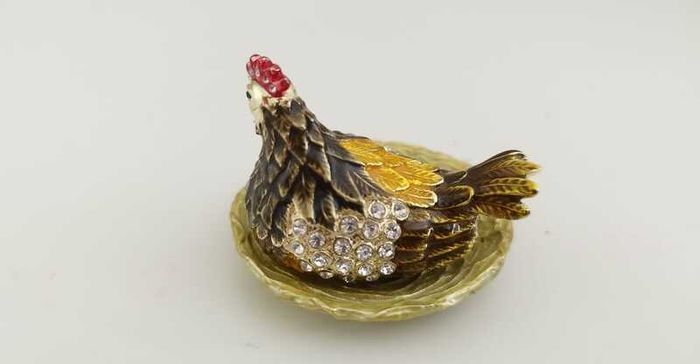 Painted Enameled Hen Style Decorative Hinged Jewelry Trinket Box