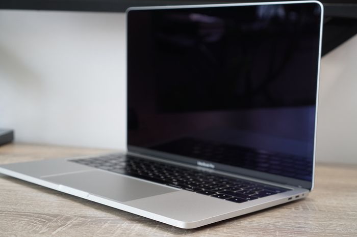 Apple MacBook Pro 13" (2019) | i5 2.4GHz | 16GB RAM | 4x Thunderbolt