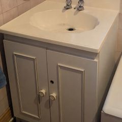 Vintage bathroom vanity unit and sink