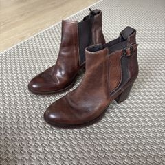 womans boots