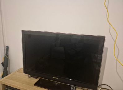 Samsung 38' LED TV