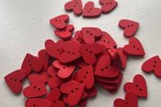 Red hart shape wooden buttons