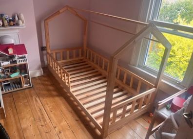 Montessori house bed