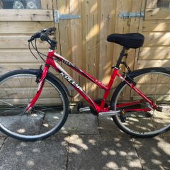 Hybrid Bike Small frame (suits teens or adult)