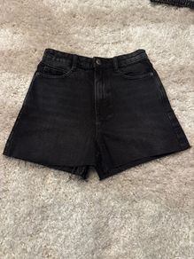 Zara black denim shorts (34