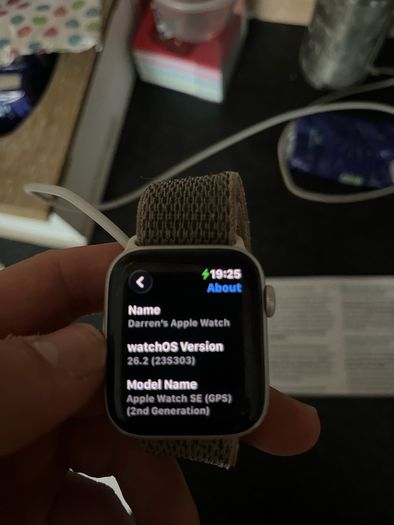 Apple Watch SE GEN 2 with 10 straps + charger