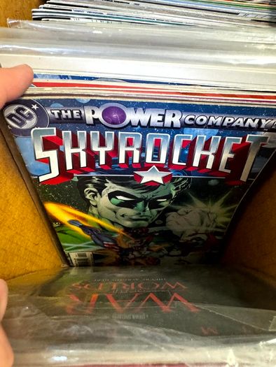 DC Long Comic Box w 250 comics for Sale (2)