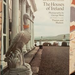 The Houses Of Ireland by Brian de Breffny & Rosemary Ffolliott