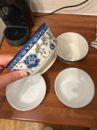 Kitchen dishes