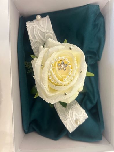 corsage