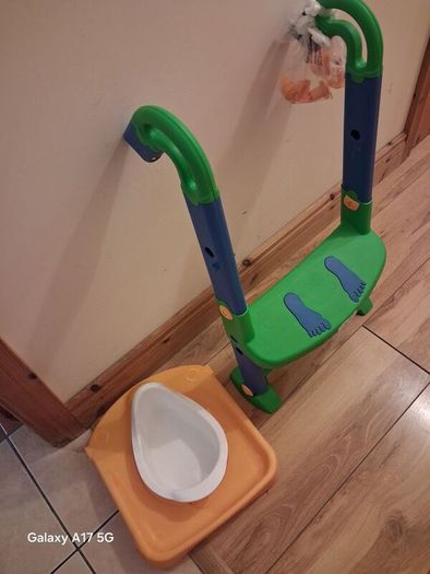 toliet steps