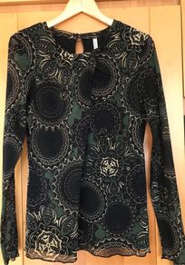 Size 12 Ladies Black&Green Mesh Top