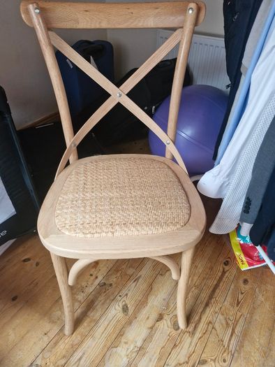 X6 Crossback Natural Kitchen Table Chairs S Alternative excellent condition hardly used Currently retailing 1014