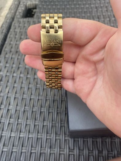 gold invicta
