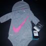 baby girl nike 2piece 0-3months bnwt Image 3