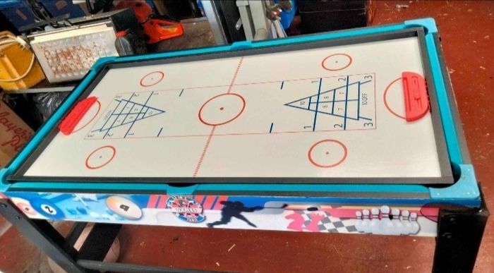 Games table pool table