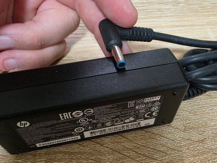 45W HP AC adapter (laptop charger)