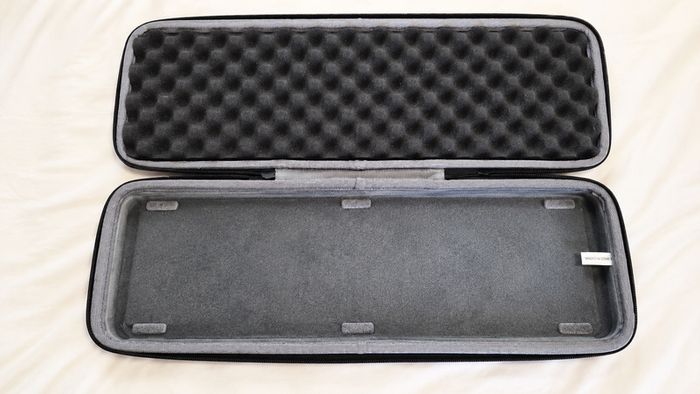 Logitech MX Keys Keyboard & Logitech MX Palm Rest with Hardcase - Desktop PC, Laptop