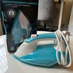 Blue Russel Hobbs iron