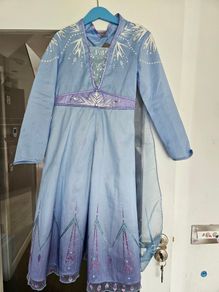Disney store Elsa Frozen 2 costume