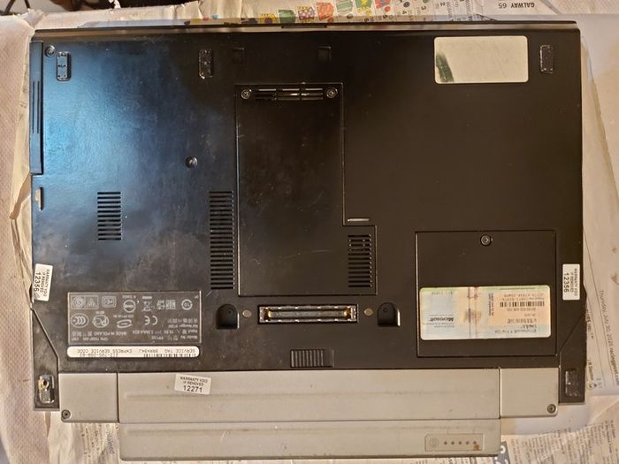 Dell Latitude E4300, Intel Core 2 Duo CPU, P9300, 2.27GHz, 3GB Ram,  Windows 7 Ultimate 64bit, Opera, Chrome, etc