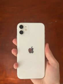 iPhone 11 64GB White -Unlocked + 3 Cases