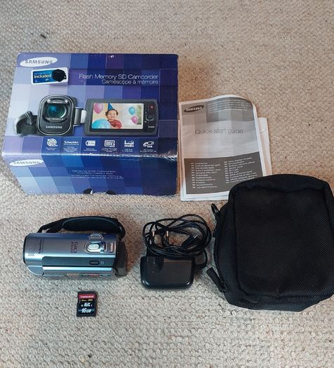 Samsung SMX-F40 Retro Y2K Camcorder Video Camera