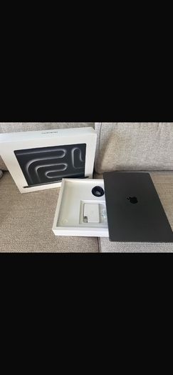 M3 MacBook Pro - Pro Chip