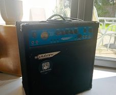 Ashdown electric blue EB 12- 180