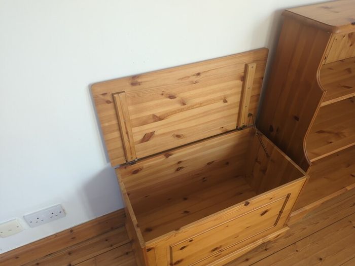 Storage Chest pine
