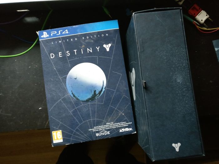 Destiny Limited Edition Box PS4