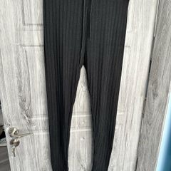 Black Leggings - M