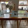 Extendable glass table and 6 dining chairs Image 3